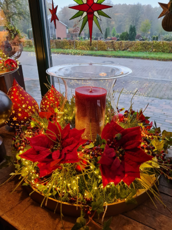 Seidenblumengesteck_mit_Windlicht